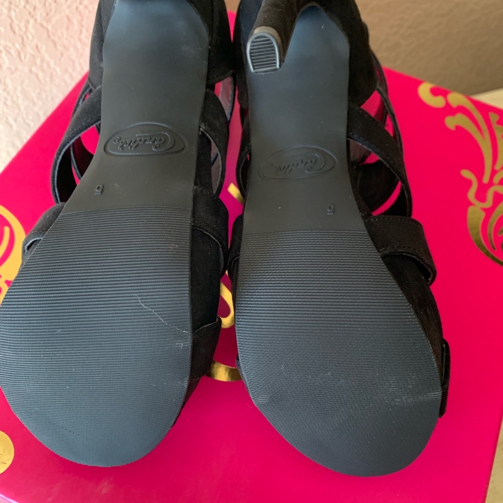 Heels - Picture 2 of 2